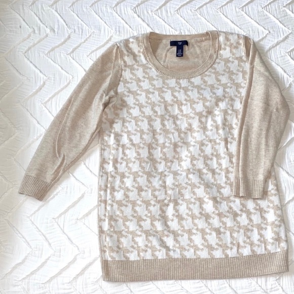 Gap tan houndstooth 3/4 sleeve sweater - Picture 1 of 5